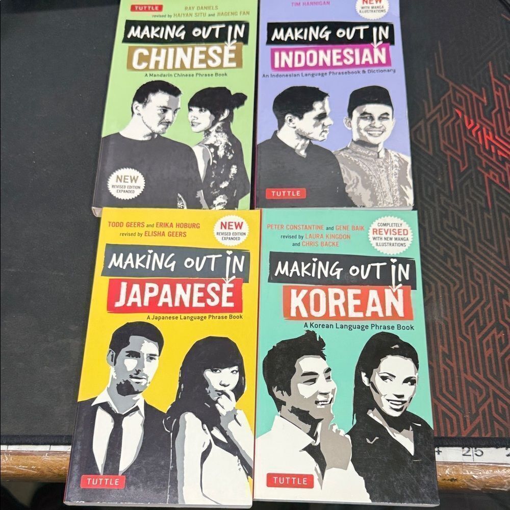 Tuttle Language Phrase Making out In Book Set